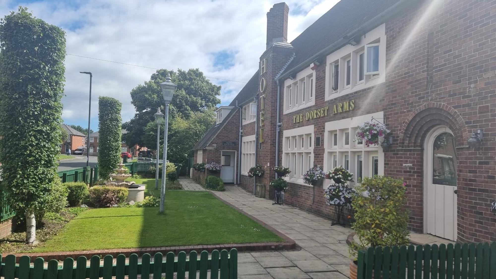 Dorset Arms Hotel Уолсенд Экстерьер фото